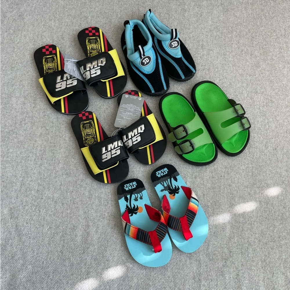 Bundle of 5 pairs Flip Flop Sandals Disney NWT
